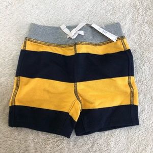 Gap NWT 6-12 months shorts boy
